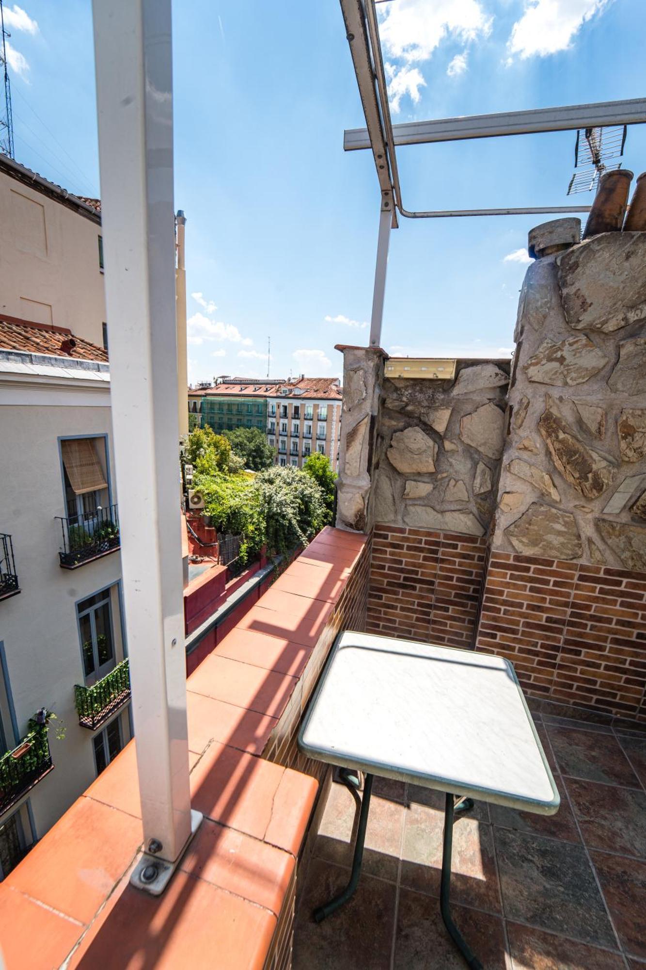Centrico Atico En Madrid By Bebalmy Apartment Luaran gambar
